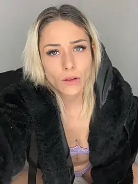 Snapshot of petrouchkaaa_ chatting on 21, 3, 2025 petrouchkaaa online show from 21, 3, 2025