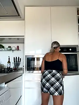 Snapshot of petrouchkaaa_ chatting on 15, 9, 2025 petrouchkaaa online show from 15, 9, 2025