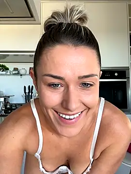 Snapshot of petrouchkaaa_ chatting on 25, 11, 2025 petrouchkaaa online show from 25, 11, 2025