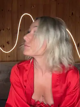 Snapshot of petrouchkaaa_ chatting on 20, 5, 2026 petrouchkaaa online show from 20, 5, 2026