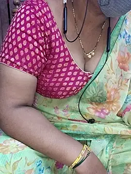 Snapshot of yours-kavaya chatting on 23, 10, 2025 yours-kavaya online show from 23, 10, 2025