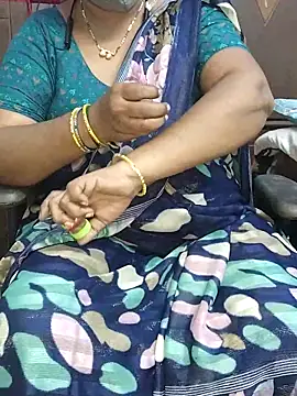 Snapshot of yours-kavaya chatting on 31, 10, 2025 yours-kavaya online show from 31, 10, 2025