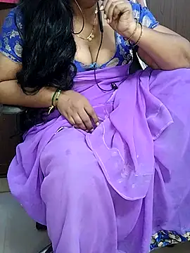 Snapshot of yours-kavaya chatting on 6, 11, 2025 yours-kavaya online show from 6, 11, 2025