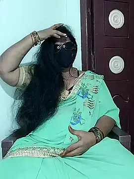 Snapshot of yours-kavaya chatting on 24, 11, 2025 yours-kavaya online show from 24, 11, 2025