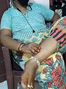 Snapshot of yours-kavaya chatting on 25, 11, 2025 yours-kavaya online show from 25, 11, 2025