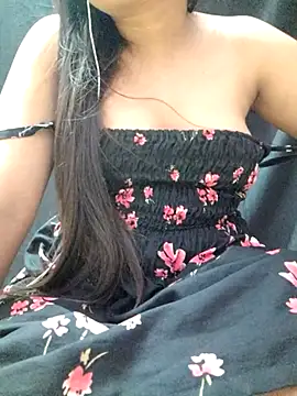 Snapshot of Roshni_98 chatting on 24, 6, 2026 Roshni 98 online show from 24, 6, 2026