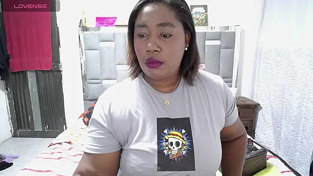 Snapshot of thickebonymilfF chatting on 11, 9, 2025 thickebonymilfF online show from 11, 9, 2025