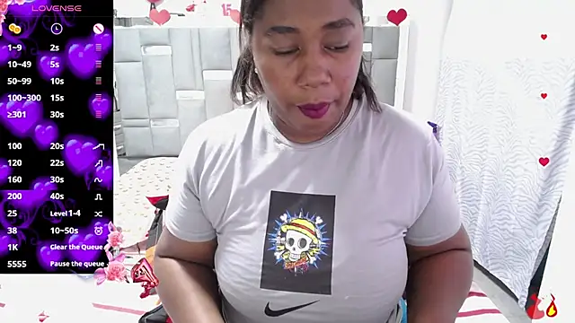 Snapshot of thickebonymilfF chatting on 18, 9, 2025 thickebonymilfF online show from 18, 9, 2025