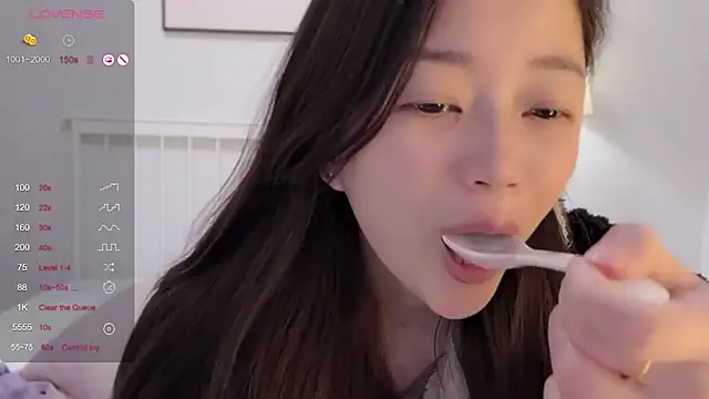 Snapshot of A-xena chatting on 2, 3, 2025 A-xena online show from 2, 3, 2025