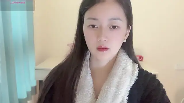 Snapshot of A-xena chatting on 13, 11, 2025 A-xena online show from 13, 11, 2025