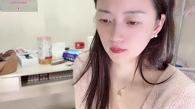 Snapshot of A-xena chatting on 23, 11, 2025 A-xena online show from 23, 11, 2025