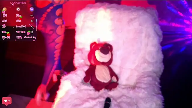 Snapshot of PetiteAngel666 chatting on 27, 11, 2025 PetiteAngel666 online show from 27, 11, 2025