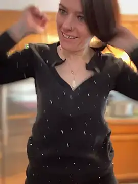 Snapshot of LadyLena1 chatting on 13, 2, 2025 LadyLena1 online show from 13, 2, 2025