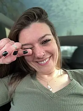 Snapshot of LadyLena1 chatting on 27, 2, 2025 LadyLena1 online show from 27, 2, 2025