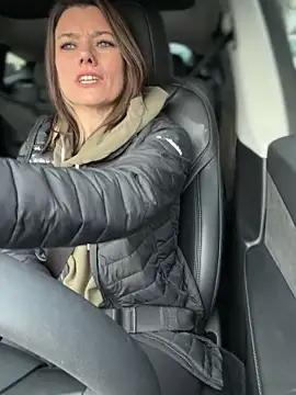 Snapshot of LadyLena1 chatting on 28, 11, 2025 LadyLena1 online show from 28, 11, 2025