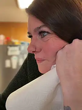 Snapshot of LadyLena1 chatting on 3, 12, 2025 LadyLena1 online show from 3, 12, 2025