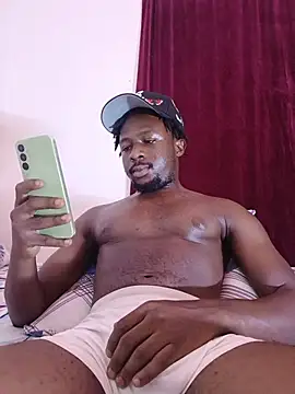 Snapshot of Hornny_Phrase chatting on 14, 7, 2026 Hornny Phrase online show from 14, 7, 2026
