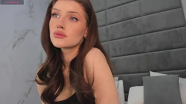 Snapshot of Skinny_Alice chatting on 6, 10, 2025 Skinny Alice online show from 6, 10, 2025