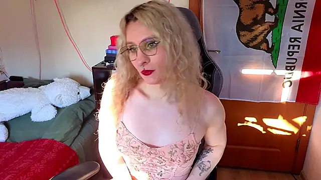 Lori Myaf online show from 18, 2, 2026