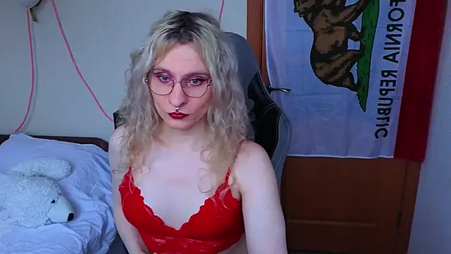 Lori Myaf online show from 3, 3, 2026