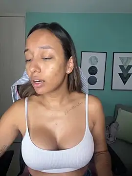 DianaHopson online show from 25, 1, 2025