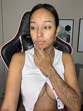 DianaHopson online show from 18, 2, 2025