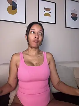 Snapshot of DianaHopson chatting on 1, 7, 2026 DianaHopson online show from 1, 7, 2026