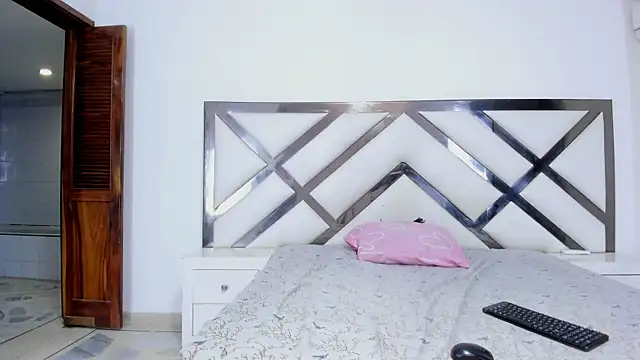 Shanelle   online show from 18, 11, 2025