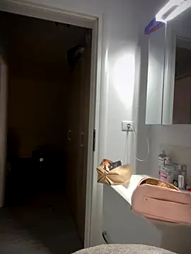 Ella Charm online show from 2, 11, 2025