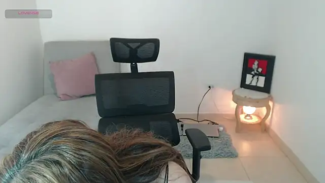 lilian prada online show from 24, 2, 2025