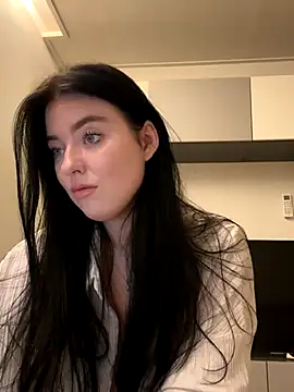 Angela Fosterr online show from 31, 10, 2025