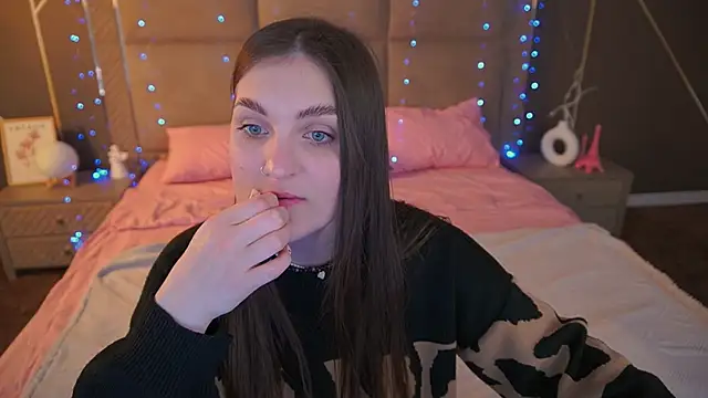 EmmyCharmm online show from 9, 2, 2026