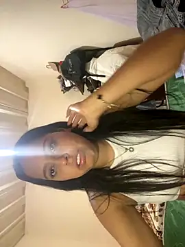 Snapshot of laila044 chatting on 24, 10, 2025 laila044 online show from 24, 10, 2025