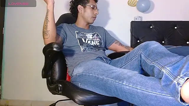 FuckHardlove online show from 3, 12, 2024