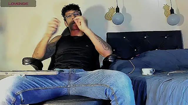 FuckHardlove online show from 4, 3, 2025