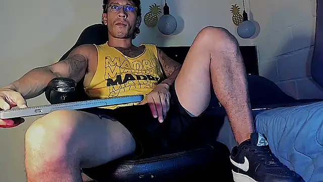 FuckHardlove online show from 20, 3, 2025