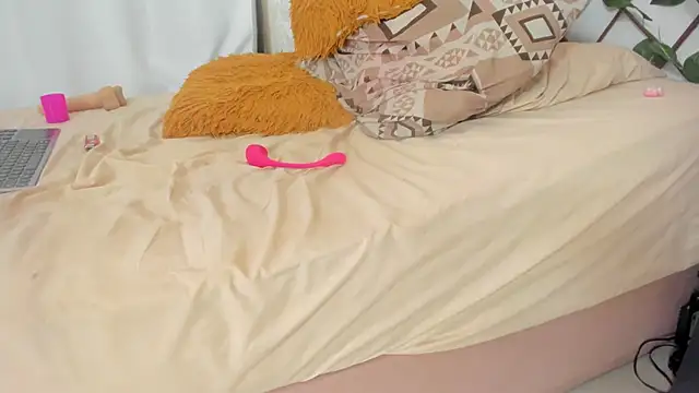 Snapshot of Latina_BigBoobs chatting on 25, 12, 2024 Latina BigBoobs online show from 25, 12, 2024