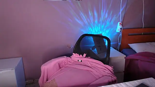 Snapshot of Latina_BigBoobs chatting on 27, 10, 2025 Latina BigBoobs online show from 27, 10, 2025