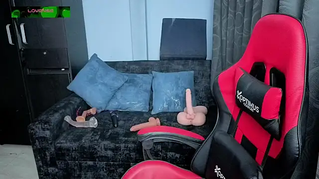 Snapshot of charlotee_lovee69 chatting on 13, 11, 2025 charlotee lovee69 online show from 13, 11, 2025