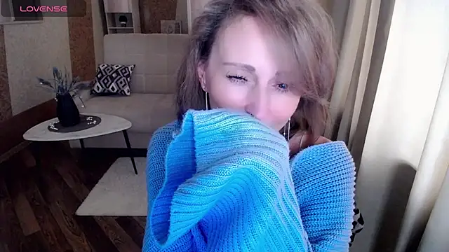 Snapshot of HornyMilf_777 chatting on 5, 2, 2025 HornyMilf 777 online show from 5, 2, 2025