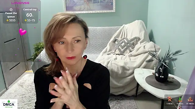 Snapshot of HornyMilf_777 chatting on 13, 11, 2025 HornyMilf 777 online show from 13, 11, 2025