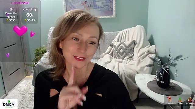 Snapshot of HornyMilf_777 chatting on 21, 11, 2025 HornyMilf 777 online show from 21, 11, 2025