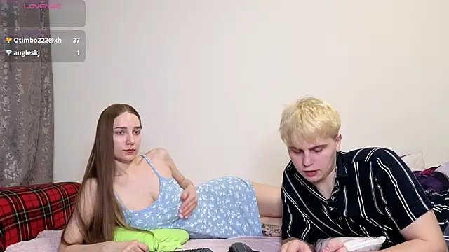 Emily and Ilumi online show from 18, 1, 2026