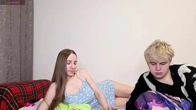 Emily and Ilumi online show from 1, 3, 2026