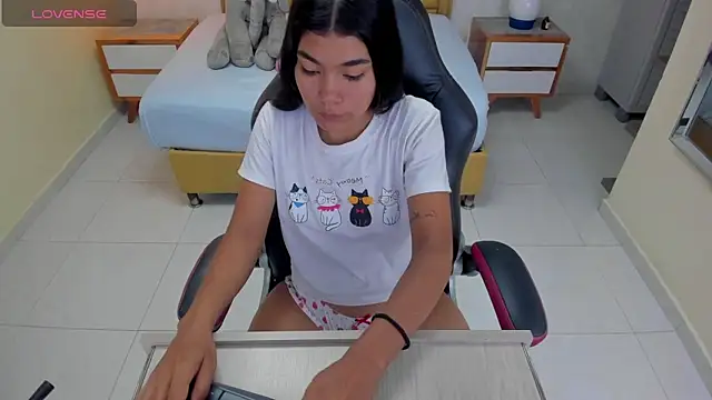 Snapshot of MILEY_JOAS2 chatting on 11, 3, 2025 MILEY JOAS2 online show from 11, 3, 2025