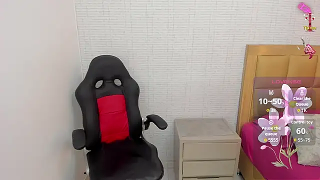 Snapshot of MILEY_JOAS2 chatting on 10, 9, 2025 MILEY JOAS2 online show from 10, 9, 2025