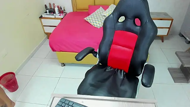 Snapshot of MILEY_JOAS2 chatting on 30, 10, 2025 MILEY JOAS2 online show from 30, 10, 2025