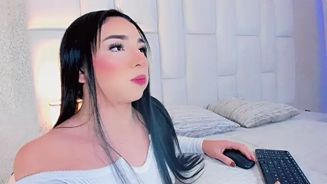 Snapshot of andrea_alvarz chatting on 14, 12, 2025 andrea alvarz online show from 14, 12, 2025