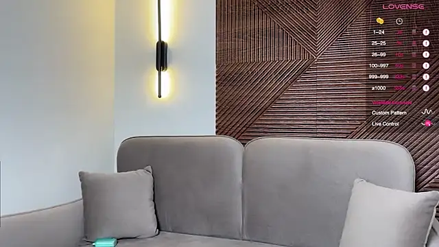 Snapshot of MonikaBos chatting on 2, 12, 2025 MonikaBos online show from 2, 12, 2025