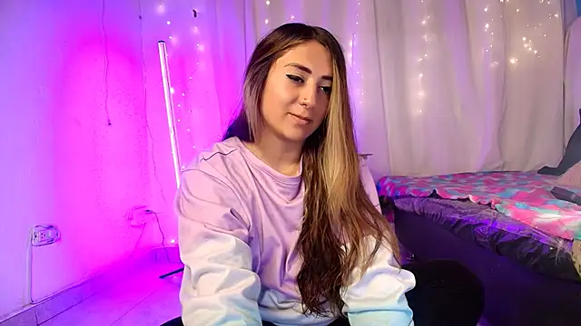 Snapshot of Natasha_Wilde_ chatting on 18, 9, 2025 Natasha Wilde online show from 18, 9, 2025